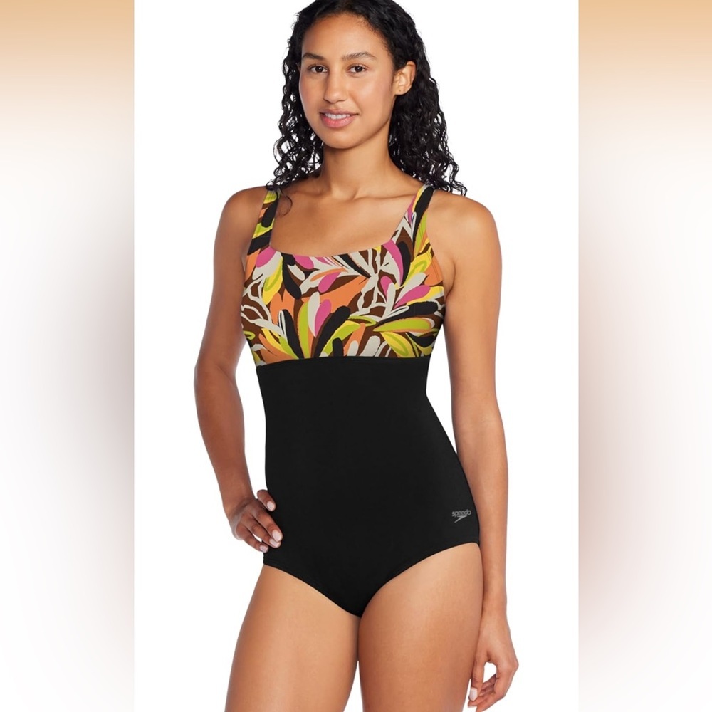 Speedo Women's Swimsuit One Piece
Adjustable Square Neck Moderate Cut 14/762-5